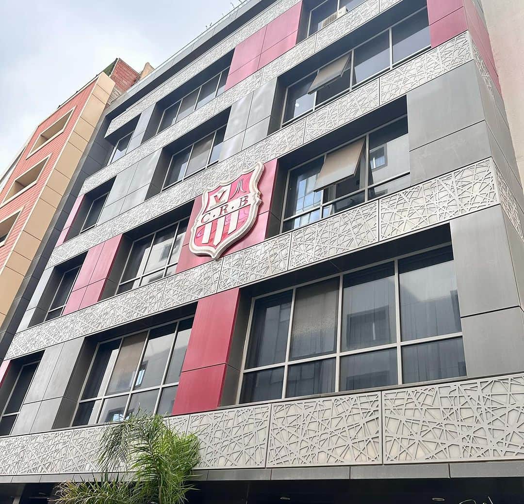 アドレーヌ・グェディウラさんのインスタグラム写真 (アドレーヌ・グェディウラInstagram)「Un Honneur d’être