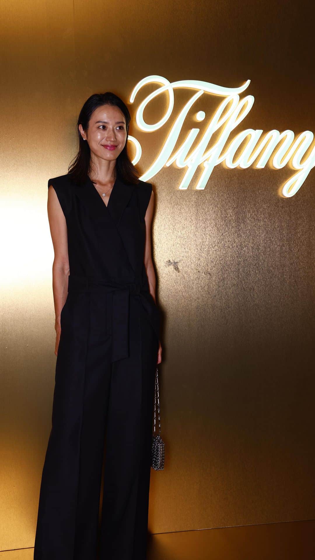 牧野紗弥のインスタグラム：「@tiffanyandco 表参道 オープニングへ行ってきました😊 DRESS by @akikoogawa_collection  HM by @emisuyama9  #Tiffanyandco #TiffanyOmotesando #TiffanyPartner」