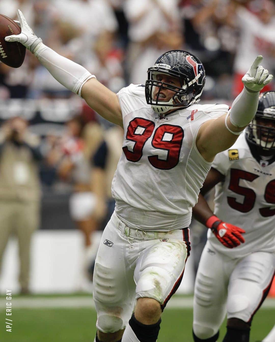ヒューストン・テキサンズのインスタグラム：「JJ Watt's first home game was against the __」