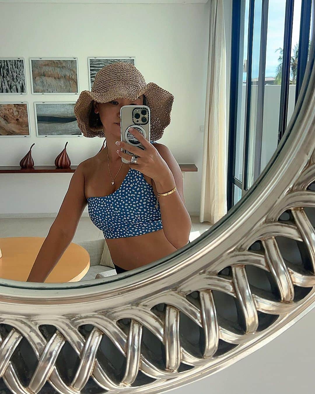 亜弥のインスタグラム：「In Việt Nam 🐚🌴  #ベトナム #ダナン #家族旅行」