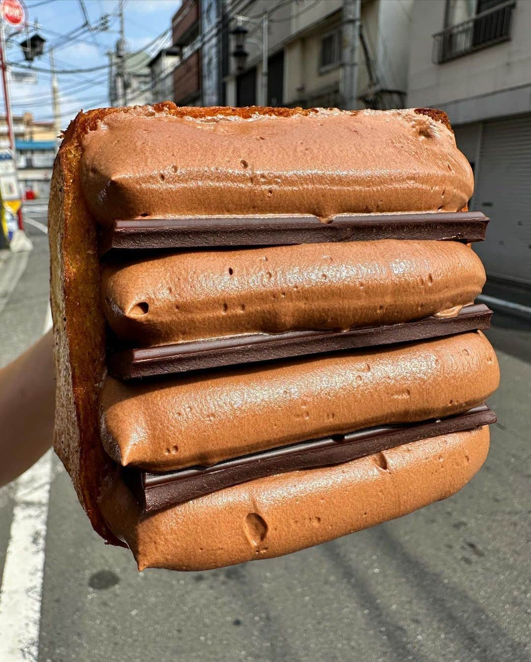 Coffee & Toast Tokyoのインスタグラム：「“Choc.choc.”Chocolate!! 🤎🖤🤎🖤🤎🖤🤎🖤🤎🖤  “Coffee and chocolate? The inventor of mocha should be sainted.”  カカオ香る、たっぷりのチョコレートクリームを閉じ込めて。  バターしみしみ、サクサクのパンとやわらかチョコレートクリーム、たまらんです😋😋😋  . . . . #chocchocchocolate  #choc  #chocchoc  #chocolate  #チョコレート  #チョコレート  #chocolatebar   #chocolateheaven   #chocolat  #cioccolato  #chocola  #巧克力  #ช็อคโกแลต  #초콜릿  #三軒茶屋ランチ  #世田谷線カフェ  #パンスタグラム  #東京カフェ  #三軒茶屋カフェ #三軒茶屋  #パン #三茶カフェ  #三茶 #田園都市線カフェ #コーヒーアンドトースト  #coffeeandtoast #foodie  #foodiegram #chocolategram」