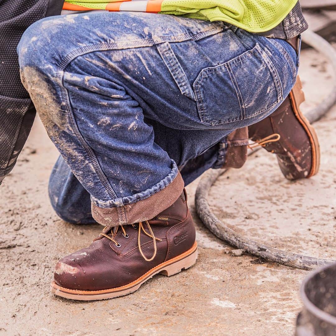 チペワのインスタグラム：「The Serious Plus 6" waterproof composite toe met guard puncture-resisting work boot is designed for ultimate protection so you can focus on the job with confidence.  Style: #72301  #Chippewa #ChippewaBoots #MensBoots #WorkBoots #MensWorkBoots #WorkGear #WorkWear」