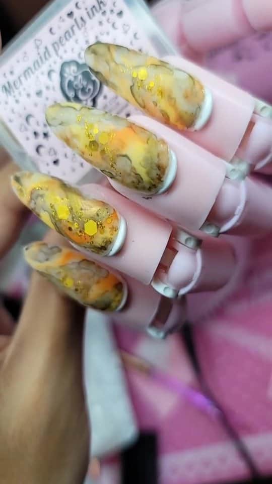 Max Estradaのインスタグラム：「Enailcouture.com solid water color inks  Enailcouture.com shinee star glitter gel top coats, no wipe formula. Vegan,  Hypoallergenic and hema free.  Made in America 🇺🇸  Enailcouture.com  #nailartwow #gelpolish #nailsartvideos #nails #gelnails #nailart #notd #nailcolor #nailsalon #nailsalon #nailsvideotutorial #nailtech #nailsupply #nailsonfleek #fyp #nailsart」