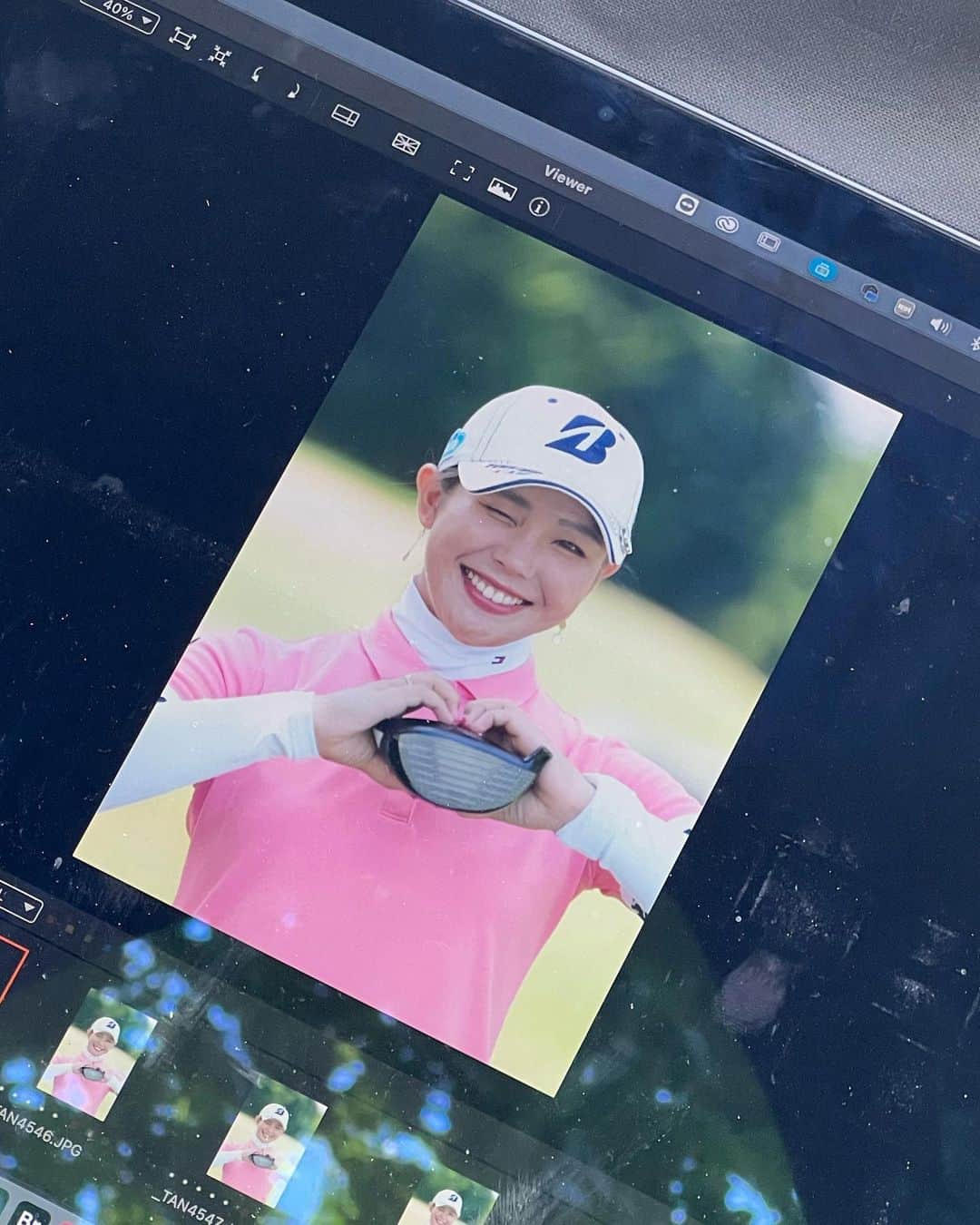 吉田有里さんのインスタグラム写真 - (吉田有里Instagram)「BAZZゴルフ×ブリヂストンゴルフ⭐️  今月のBAZZゴルフ表紙やってます👀 私の超おきにのBSのドライバーも先日発売されました！💥 ・ また今度ブリヂストン関係で嬉しいお知らせを発表します🥹」9月13日 9時36分 - yuri_yoshida__