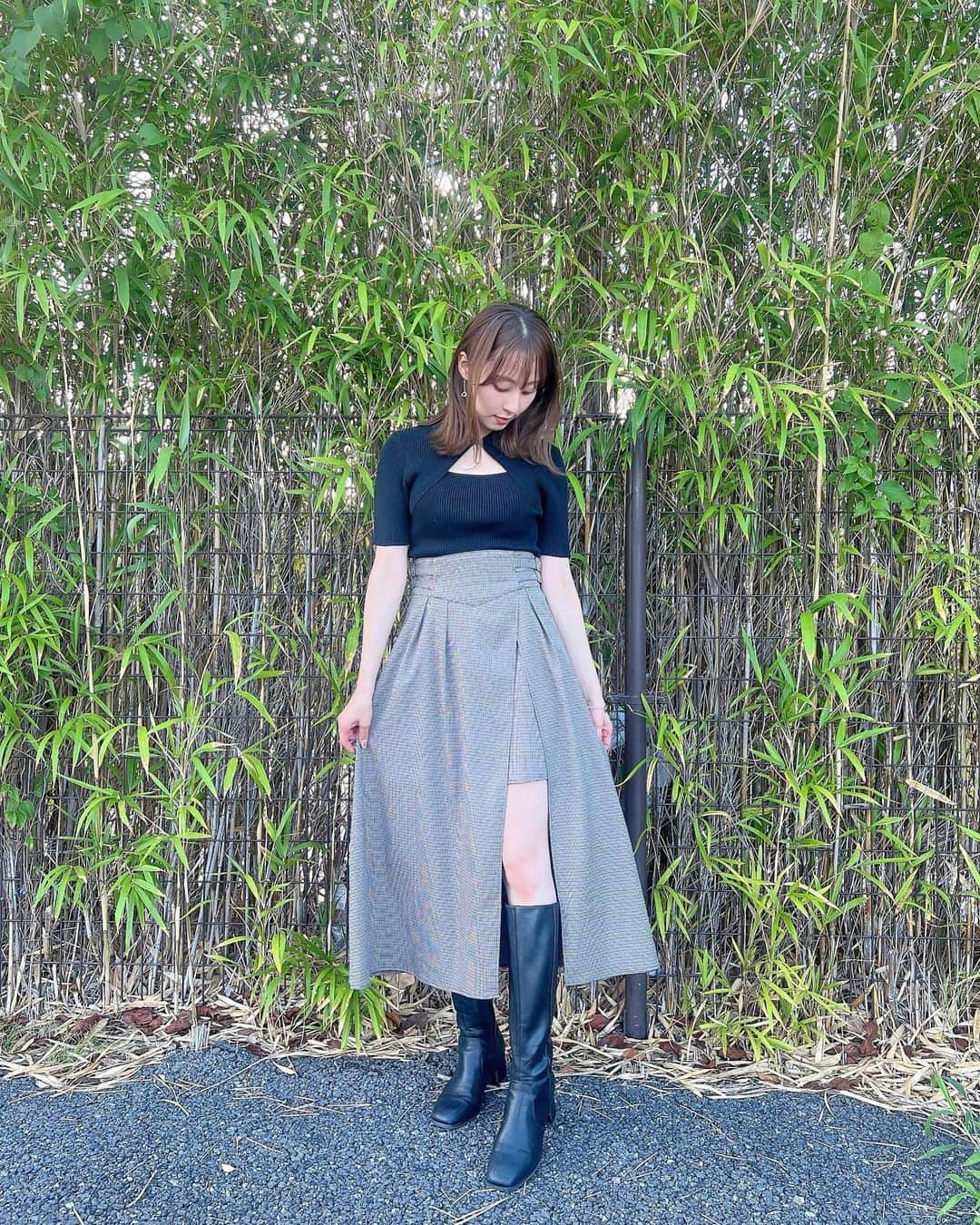 藤江れいなのインスタグラム：「♡ ふじこーで。 トップスもスカートもREDYAZL🥺👗  洋服の色味が秋に寄って来ましたね！ 1年で秋服が１番好きたから 少し涼しくなって欲しいなぁ  では今日も素敵な1日を  @redyazel   #fashion #コーディネート #REDYAZL #２２時の嫁」