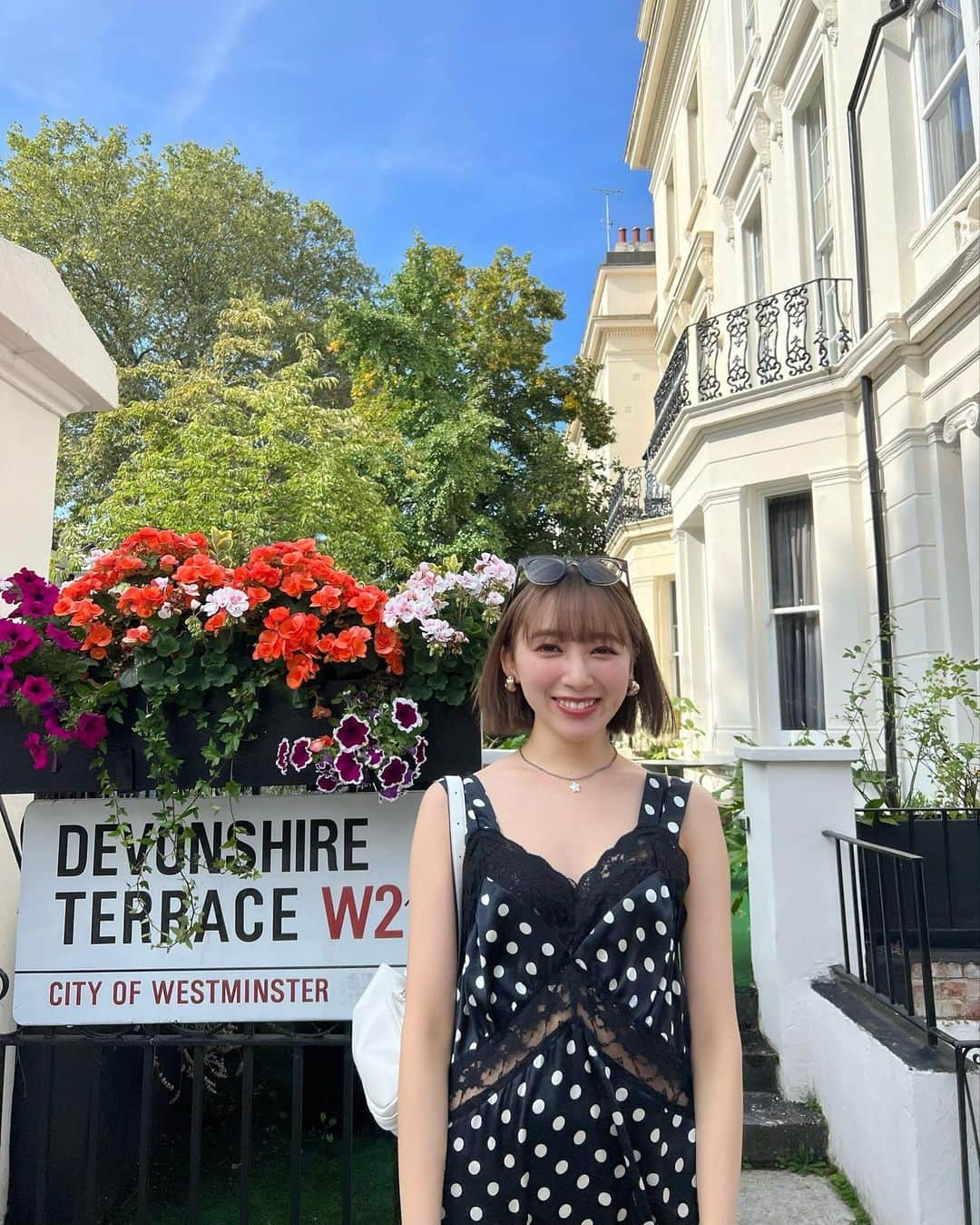 佐藤詩織のインスタグラム：「楽しかった日々🥹はしゃぎすぎ もどりたい  #london #england #ootd #海外 #海外旅行 #私服 #ファッション #ロンドン」