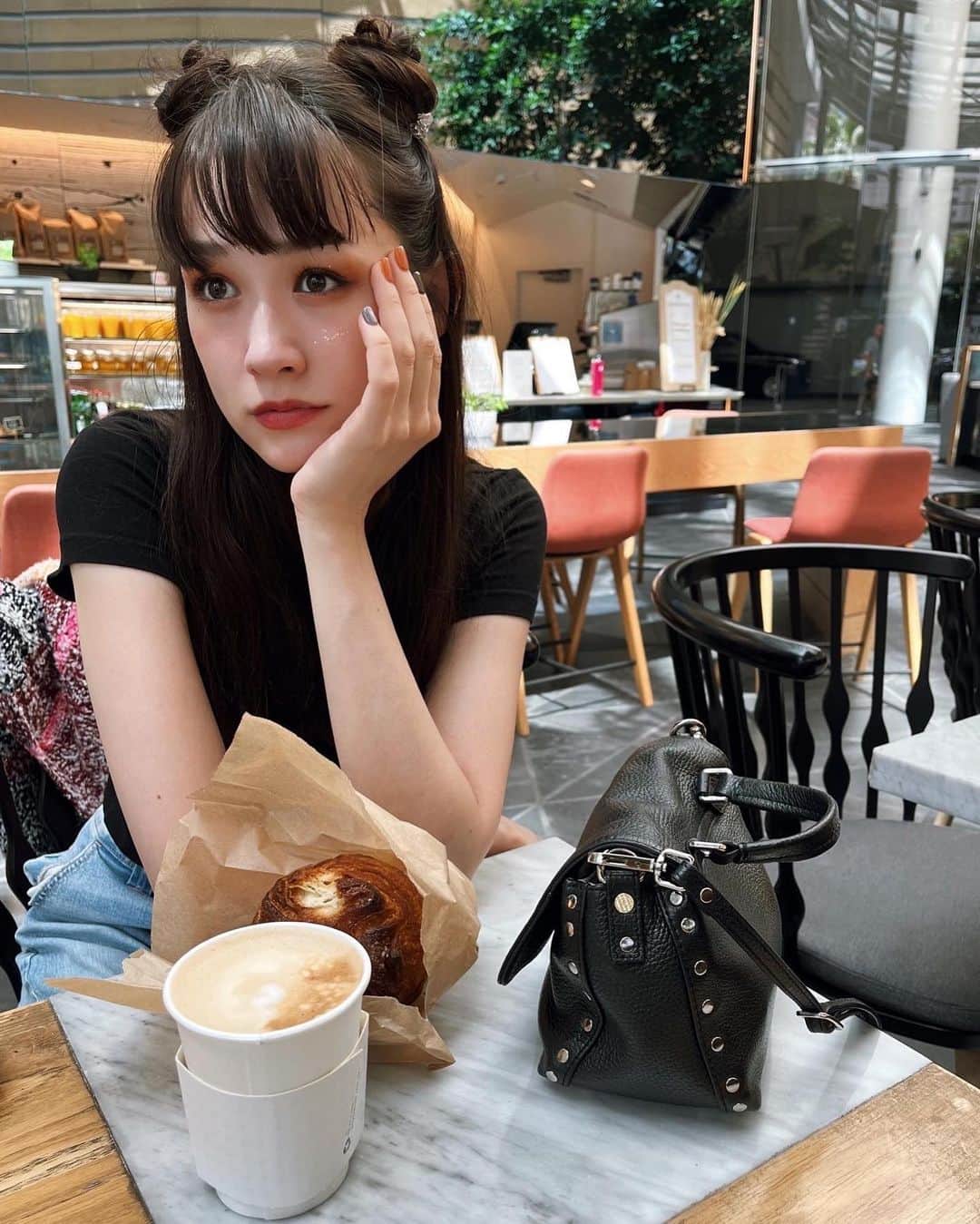 莉奈のインスタグラム：「⁡ モーリーンぶりにこの髪型にしたʕ•̫͡•ʕ•̫͡•ʔ•̫͡•ʔ•̫͡•ʕ•̫͡•ʔ•̫͡•ʕ•̫͡•ʕ•̫͡•ʔ•̫͡•ʔ•̫͡•ʕ•̫͡•ʔ•̫͡•ʔ 前髪ありバージョン🍊」