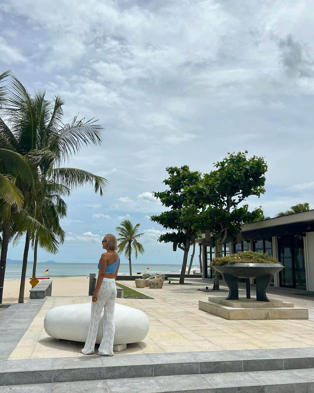 亜弥のインスタグラム：「🏨 𝖧𝗒𝖺𝗍𝗍 𝖱𝖾𝗀𝖾𝗇𝖼𝗒 Đà 𝖭ẵ𝗇𝗀 𝖱𝖾𝗌𝗈𝗋𝗍 & 𝖲𝗉𝖺  #ベトナム #ダナン #Vietnam #danang」