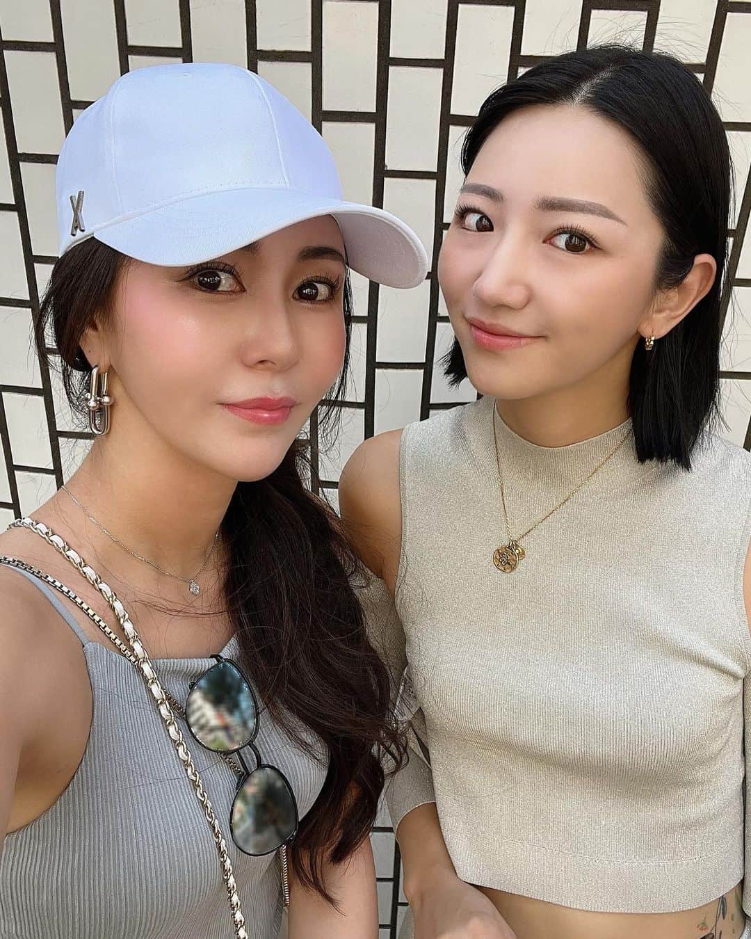 のインスタグラム：「*.⋆ 夏の思い出🌻  #バチェラー 面白かったね 毎回一緒に見るのが恒例 こうやって写真撮るの久しぶりすぎる笑 会っても写真撮らないから貴重な写真だ😆」