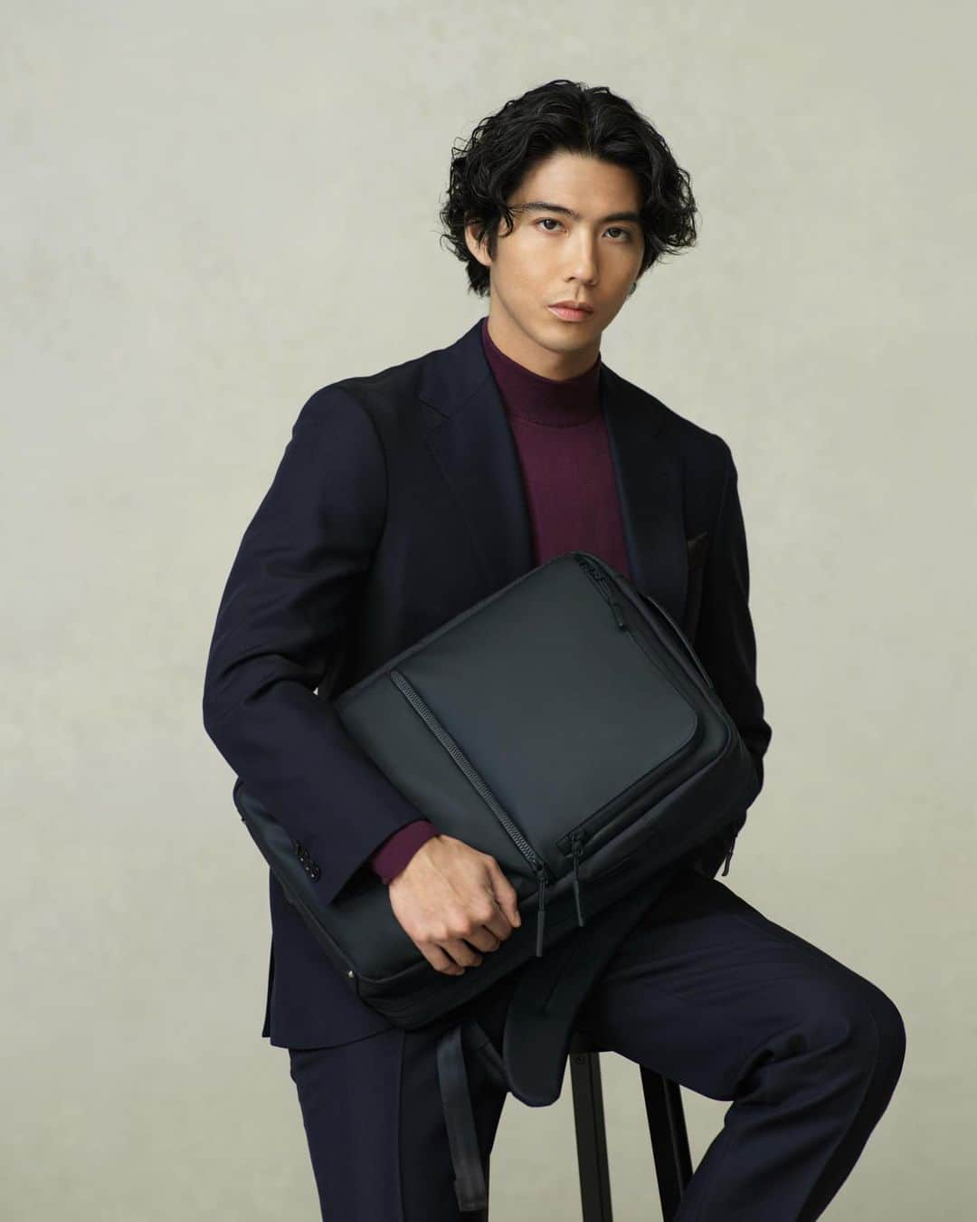 賀来賢人のインスタグラム：「@samsonitejpn  #samsonite  #サムソナイトビジネス」