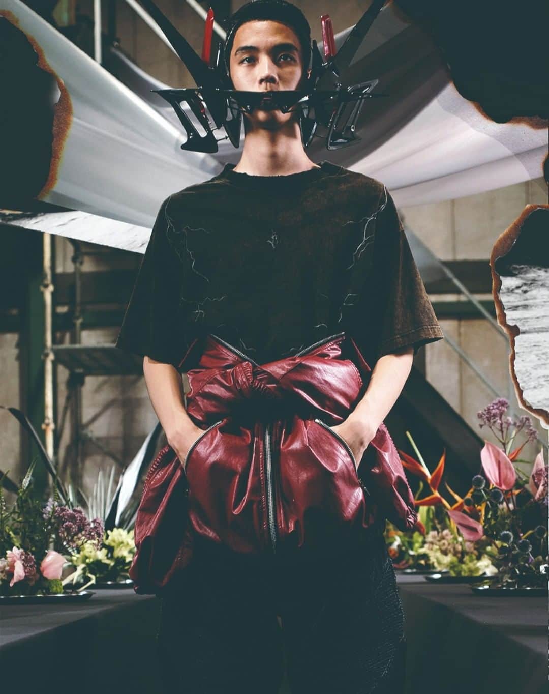 McGuffinさんのインスタグラム写真 - (McGuffinInstagram)「⚡McGuffin Street News⚡  「リベーレ（LIBERE®︎）」2024SS LOOK  @libere_official  Rakuten Fashion Week 2024SSで発表された、LOOKの一部を紹介。 「リベーレ（LIBERE®︎）」 2024SSは、来年順次発売予定。  ▼LIBERE 2019年にブランド設立。 ブランドのベースを日本に置き、デザインは世界をベースに活躍するクリエイティブチームである「maverick creative 」が手掛ける。 ハイエンドストリートスタイルに、独自のディティールを落とし込み、再創作。 ヘリテージ、アメカジ、ミリタリー、テックウェアを軸に、そこにアートワークを取り入れるなど、多角的かつ、様々なアプローチを仕掛けた提案を続ける。  #LIBERE #リベーレ #maverickcreative #rakutenfashionweektokyo #rfwtokyo #RFWT #fashionweek #tokyo #楽天ファッションウィーク東京 #楽天ファッションウィーク #PR」9月13日 11時27分 - mcguffin_official