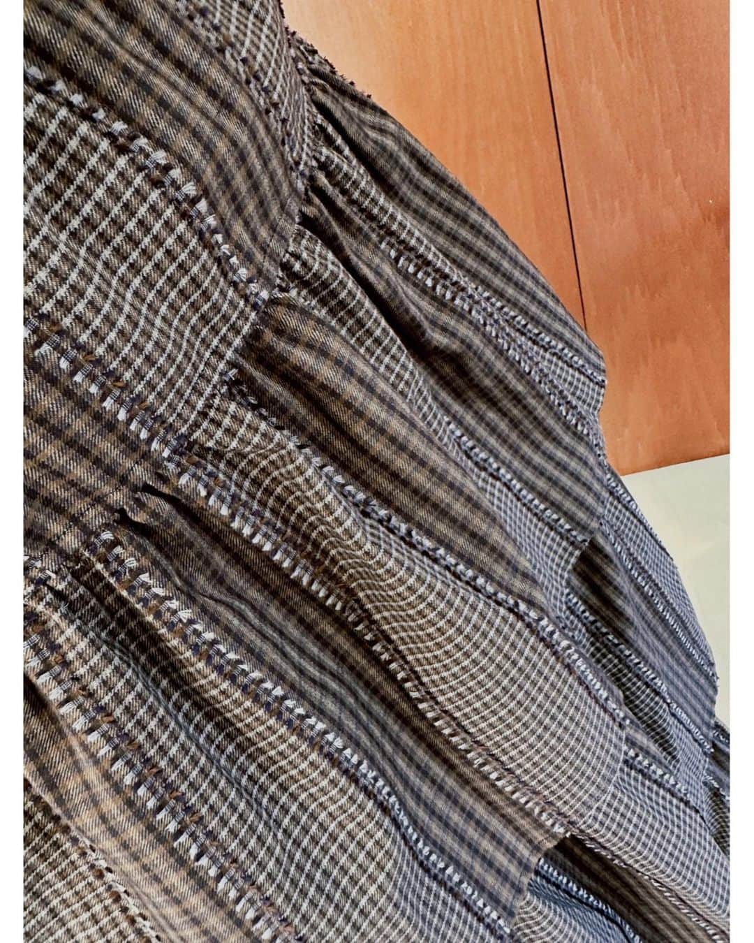 佐々木希さんのインスタグラム写真 - (佐々木希Instagram)「秋冬の新作スカート。 こちらも暑い日でも履けた✨ ぽこぽこした生地👍  #iNtimite」9月13日 11時22分 - nozomisasaki_official
