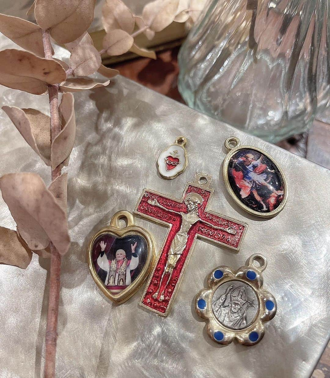 Amijed Officialさんのインスタグラム写真 - (Amijed OfficialInstagram)「charm new in⛪️ from Roma🇮🇹」9月13日 11時28分 - amijed_official