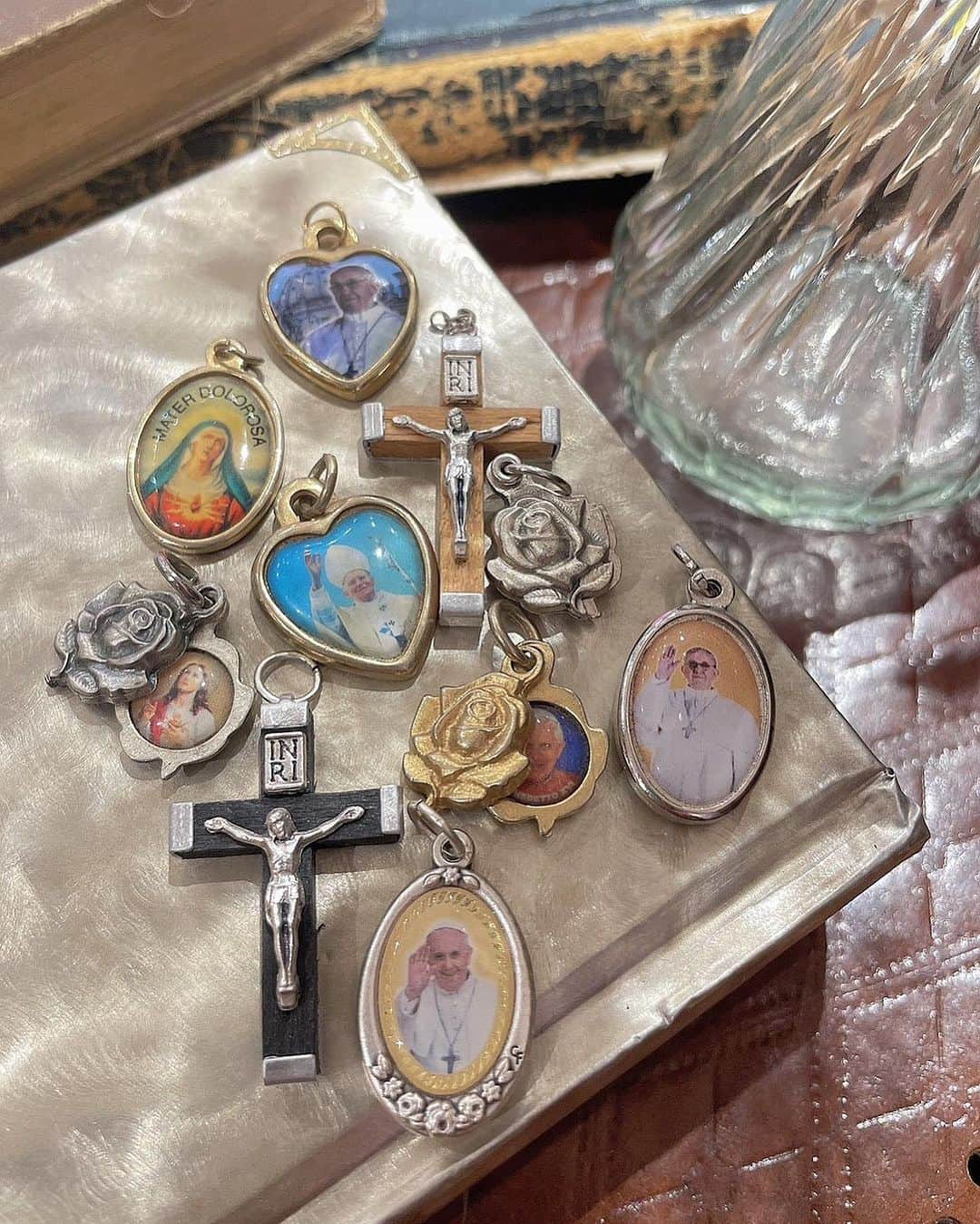 Amijed Officialさんのインスタグラム写真 - (Amijed OfficialInstagram)「charm new in⛪️ from Roma🇮🇹」9月13日 11時28分 - amijed_official