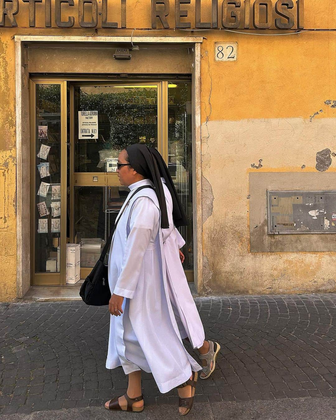 Amijed Officialさんのインスタグラム写真 - (Amijed OfficialInstagram)「charm new in⛪️ from Roma🇮🇹」9月13日 11時28分 - amijed_official