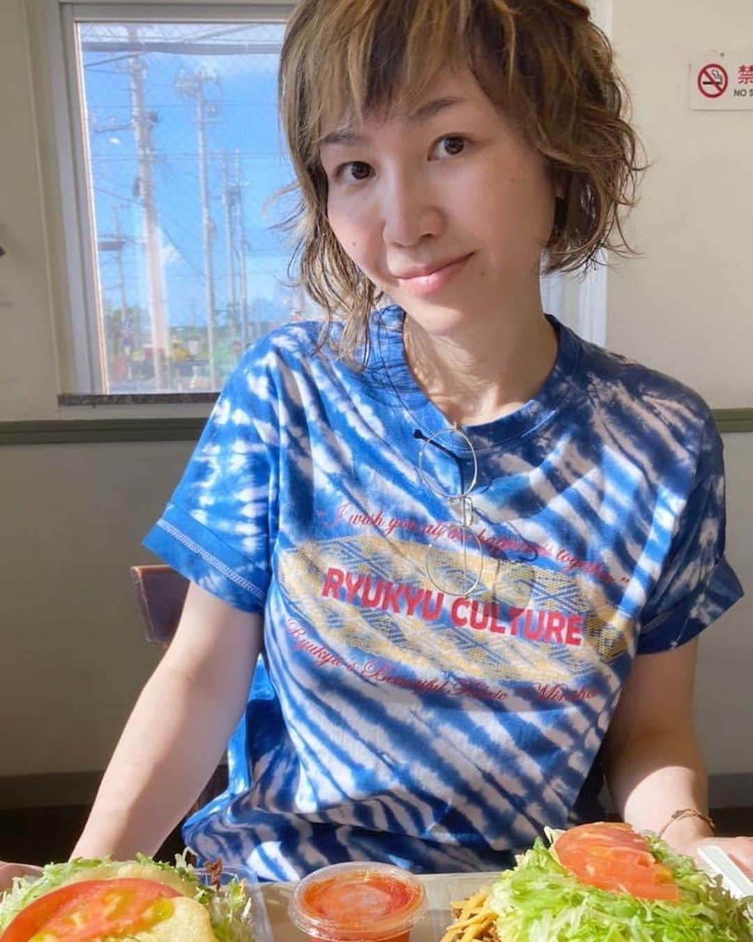 川村由紀さんのインスタグラム写真 - (川村由紀Instagram)「I spent my summer vacation without makeup🏖️  #RyukyuCulture #夏休み🌻#カワムラユキ #yukikawamura #okinawatrip #金武町 #那覇バー」9月13日 11時35分 - yukikawamura821