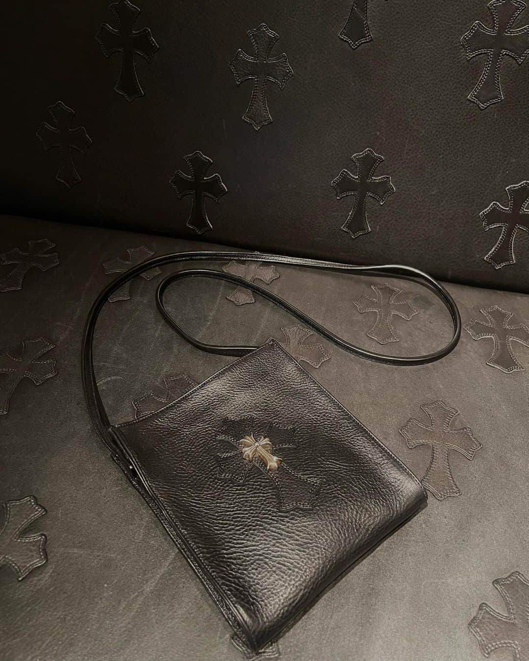 のインスタグラム：「全ブランドれみの担当さんってお仕事できてセンスもいい🦭🩶 ・ #chromehearts」