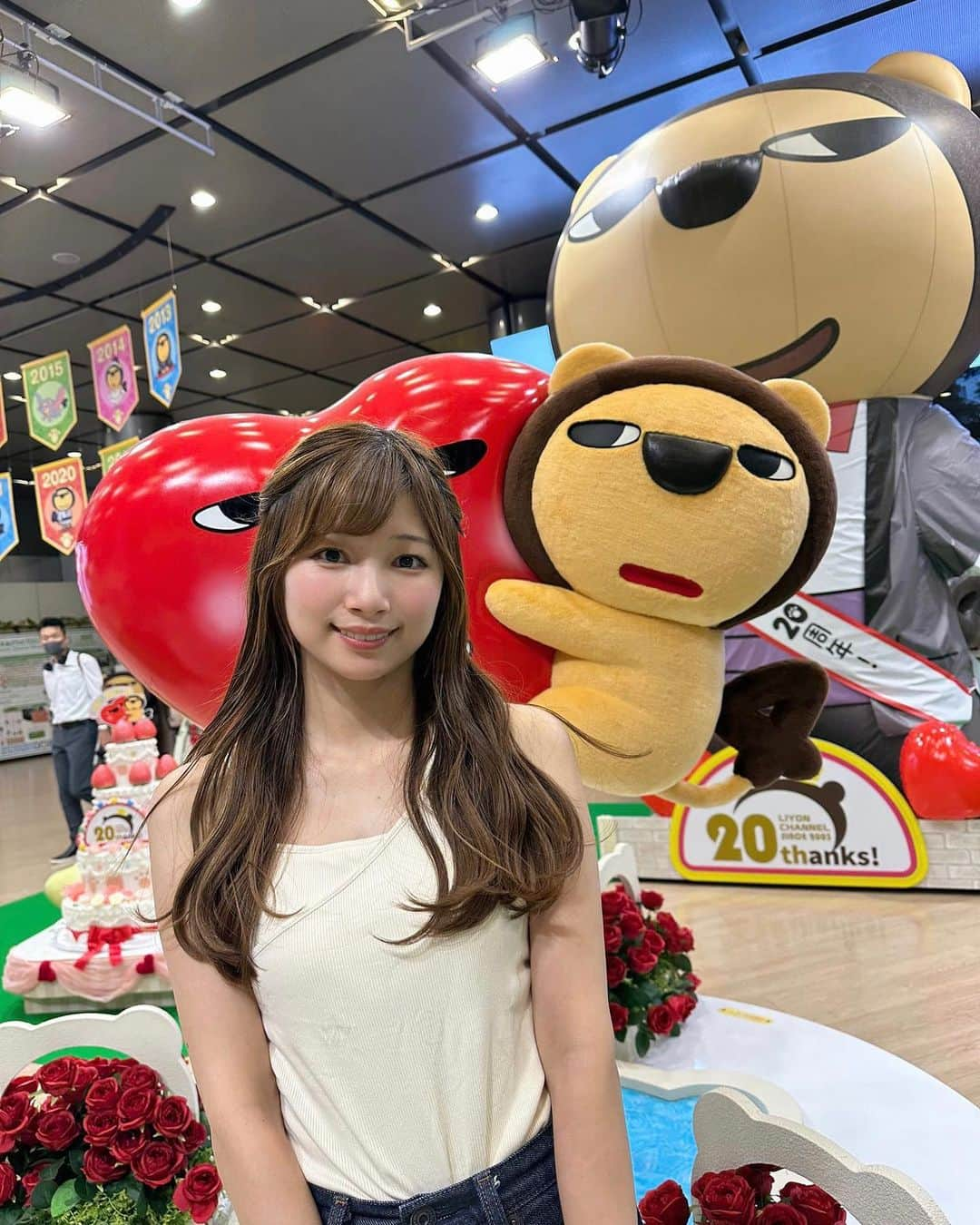 竹村美緒のインスタグラム：「. . MBSの一階が、らいよんチャンのモニュメントでいっぱいで賑やか〜になっていました。  MBSラジオ「ベリーグッドマンMOCAの永遠正月ラジオ」radikoのタイムフリーで今夜までお聴きいただけます👼🏻  金山先生のお悩み相談のコーナーは Travis Japan @travis_japan_official の 松田元太さんが登場。 松田さん、とにかくツッコミどころ満載です。  そして、番組でもお知らせがありましたが 来月の放送はRoverさんも登場！ ベリグのお二人がリスナーの皆さんのお悩みを解決してくれます。(たぶん) お悩み以外のメッセージも沢山、 お待ちしています☺️ . . . . . #MBSラジオ #メゾンドミュージック #永遠正月ラジオ #ベリーグッドマン #MOCA さん #travisjapan  #松田元太 さん #竹村美緒」