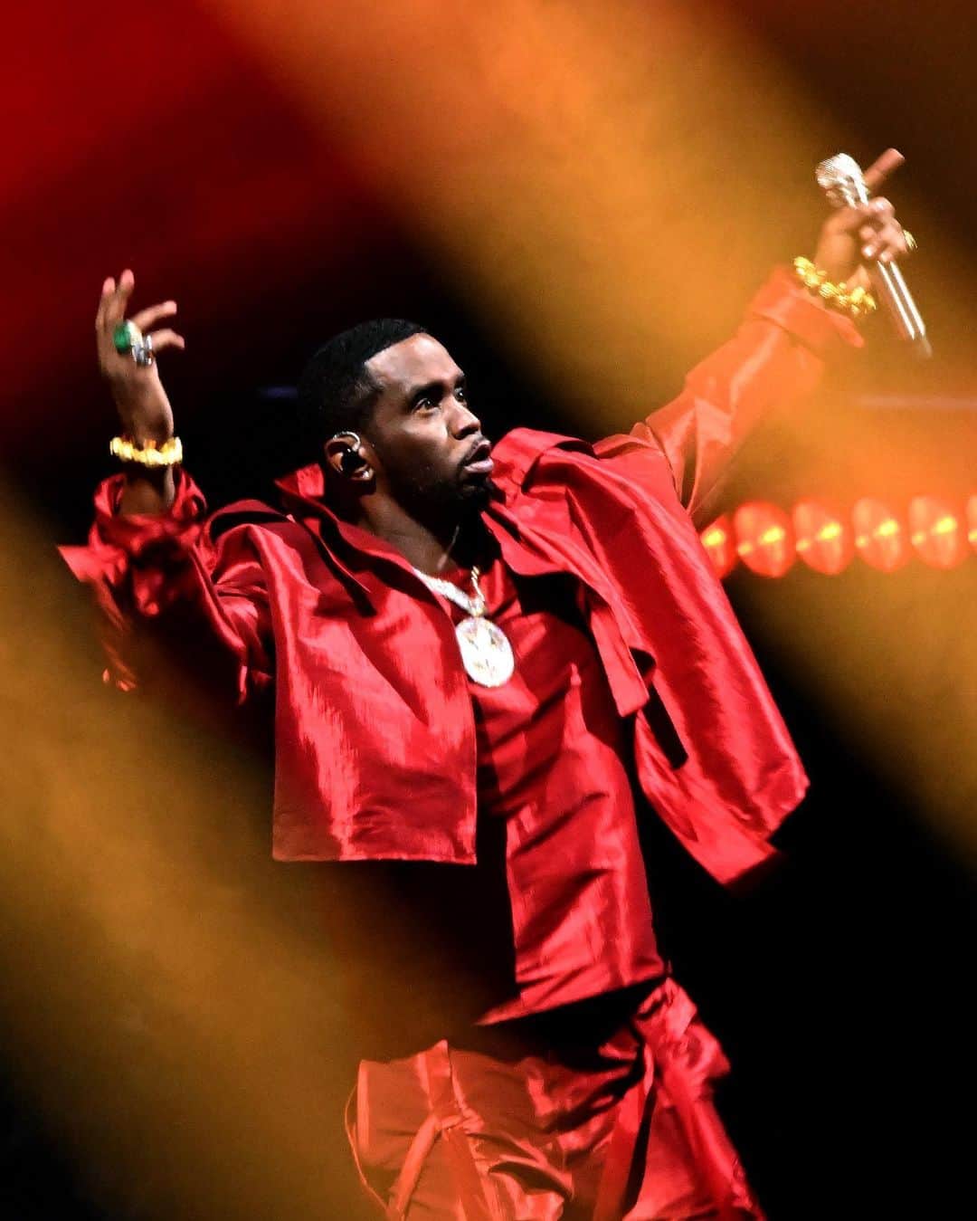 Just Jaredさんのインスタグラム写真 - (Just JaredInstagram)「Diddy says it's a "dream come true" to be honored with the Global Icon Award at the 2023 MTV VMAs. #Diddy #VMAs #MTVVMAs #VMAs2023 Photos: Getty」9月13日 11時54分 - justjared