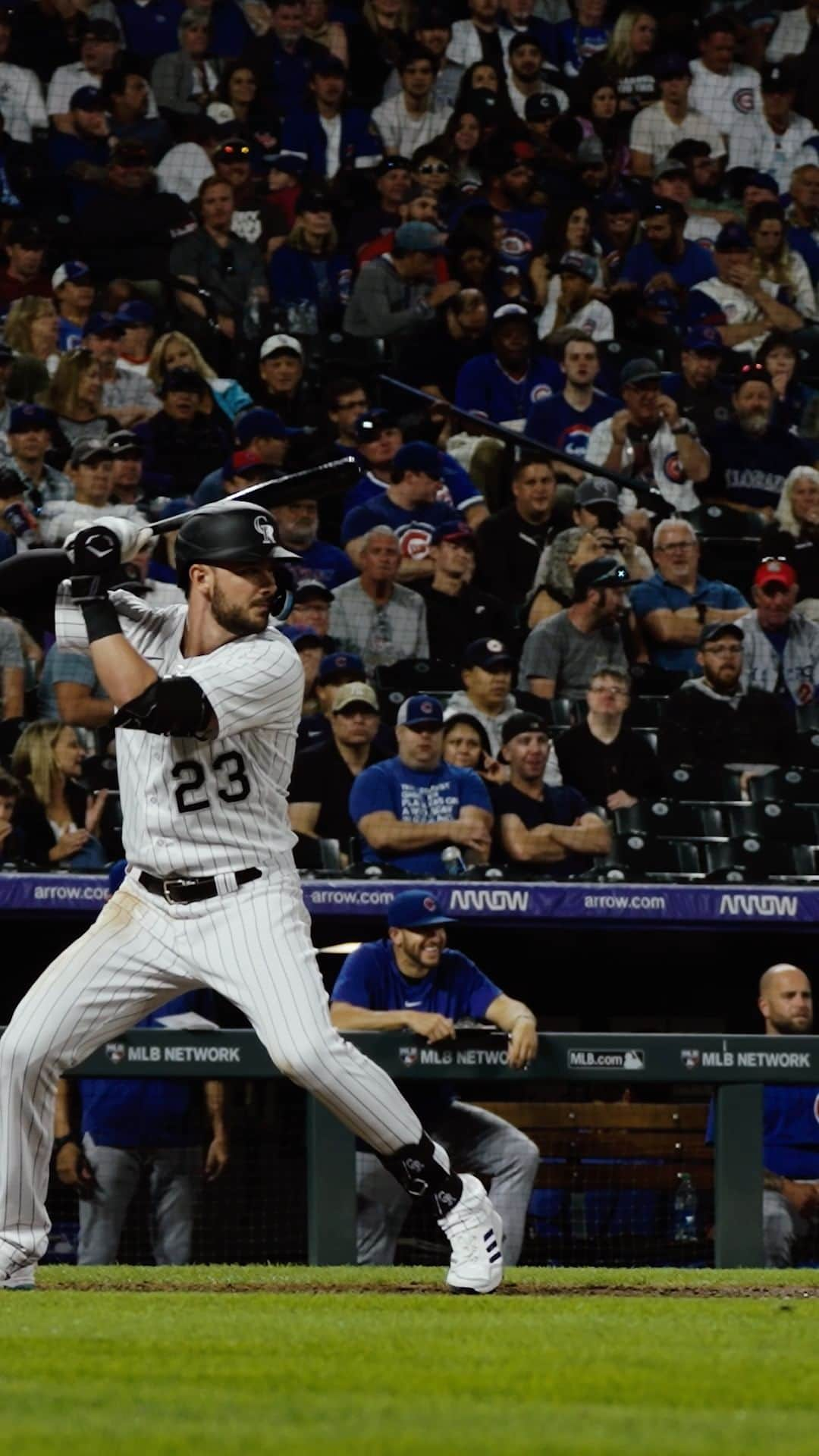 コロラド・ロッキーズのインスタグラム：「Rockies fans 🤝  Cubs fans  Love when KB hits a homer」