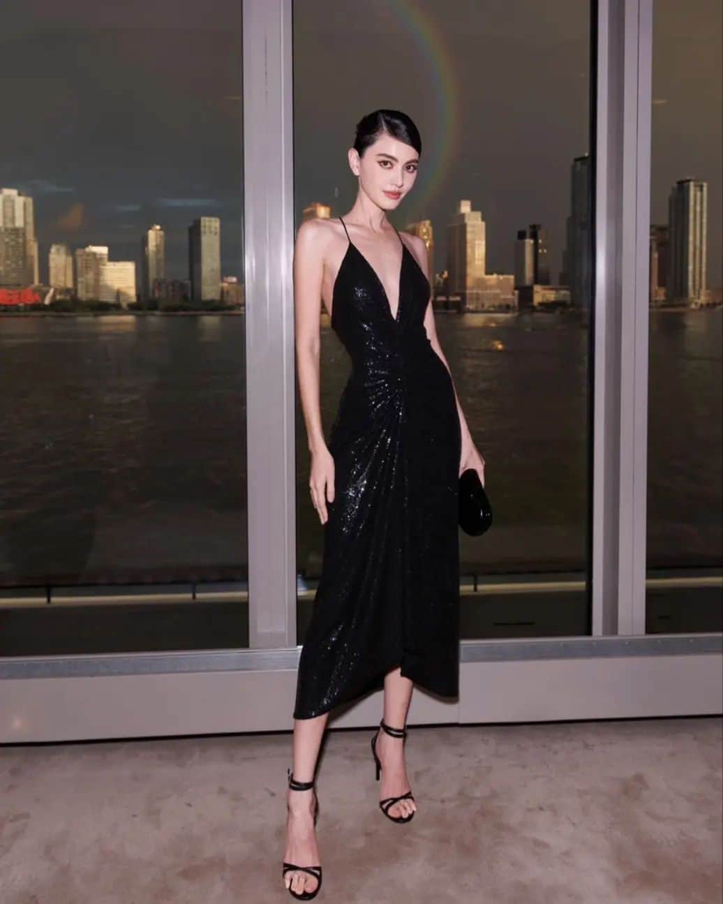 マイ・ダーウィカーのインスタグラム：「It’s a pleasure to be here and support the @michaelkors hunger fighting initiative in support of the @worldfoodprogramme. #WatchHungerStop」