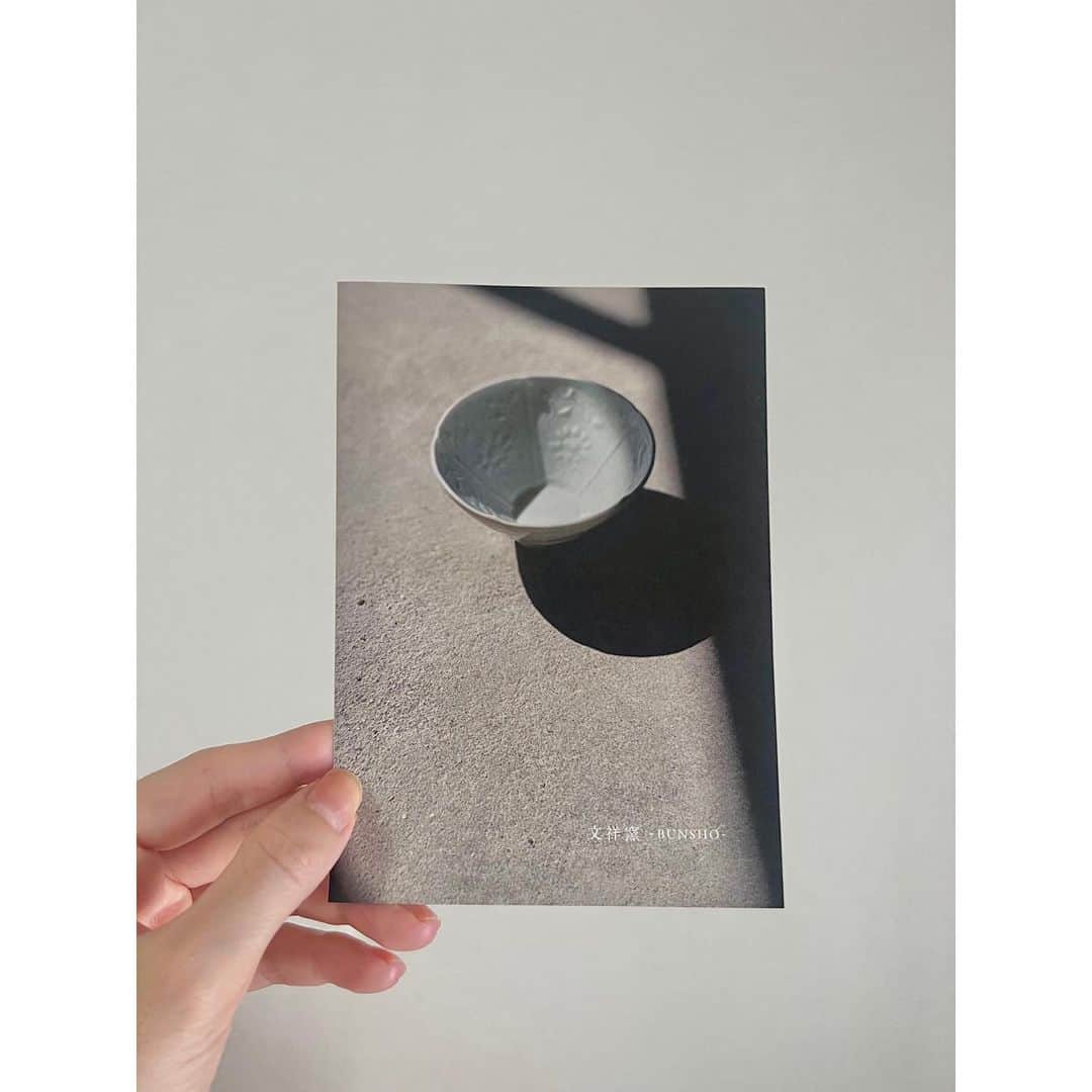小泉みゆきのインスタグラム：「好みの展示だった。 それにしても、専門書は兎に角高い！😭 骨董、古美術めぐりも最近できてなくて、目がささくれがちやったけんよかった。」