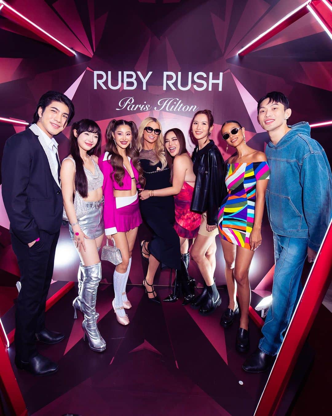 パリス・ヒルトンのインスタグラム：「Thank you for all the love, #Thailand! 🥰 I had the best time #Sliving with you in #Bangkok celebrating my new @ParisHiltonFragrances, Ruby Rush, at @EveAndBoy ✨❤️‍🔥✨ Can’t wait to come back!! 💕 🇹🇭」