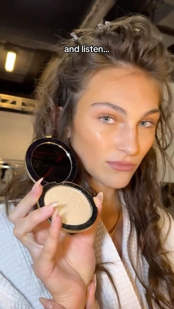 Too Facedのインスタグラム：「A moment for ✨ Moon Crush Highlighter ✨backstage at the @retrofete #NYFW show! 💖 This was an essential product for the gorgeous radiant glow the models had on the runway #toofaced #newyorkfashionweek #nyfw2023 #tfcrueltyfree」