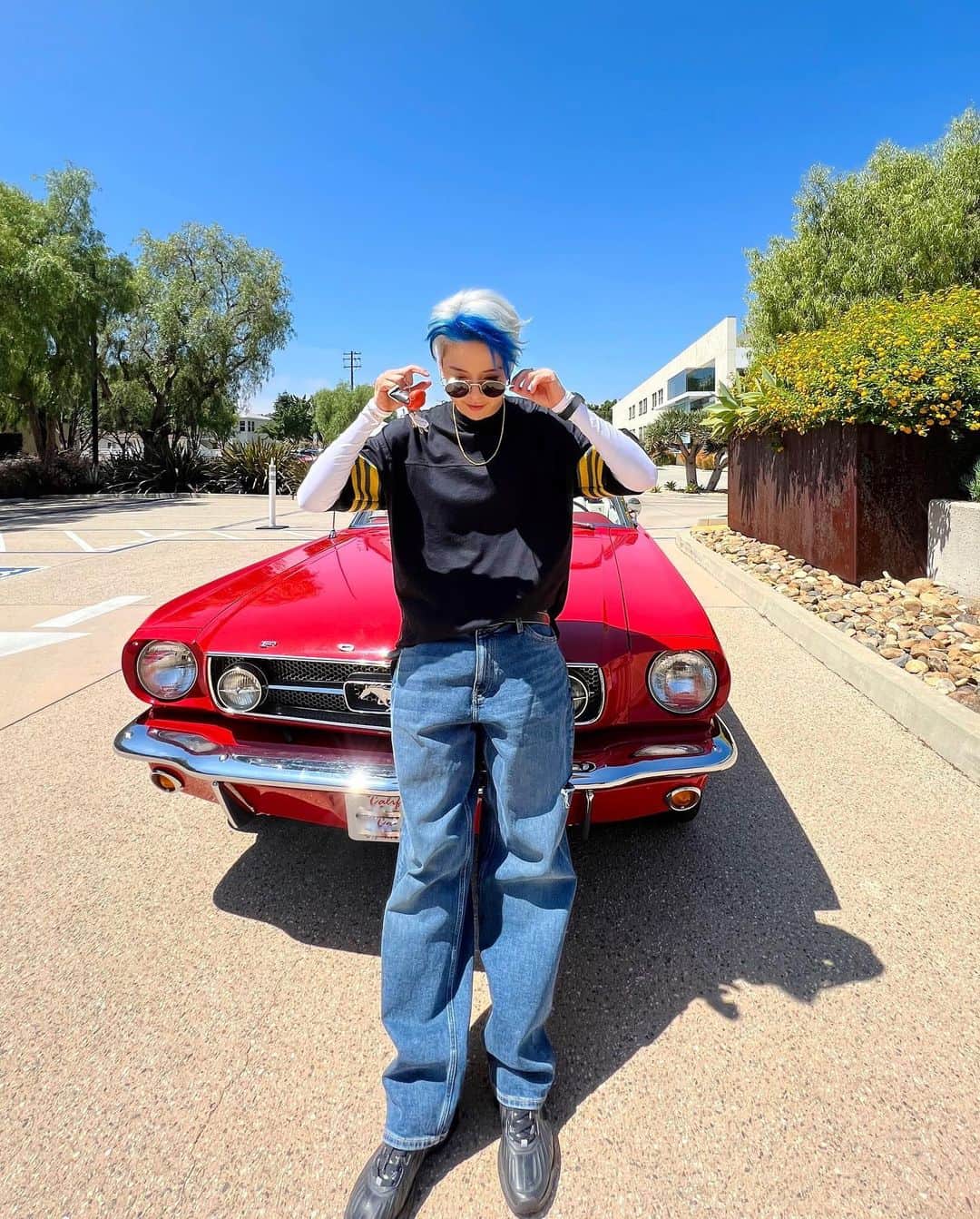 アンバー さんのインスタグラム写真 - (アンバー Instagram)「@valorant bought me a car 🙃」9月13日 13時09分 - amberliu