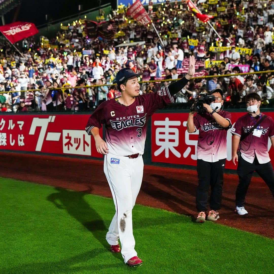 東北楽天ゴールデンイーグルスさんのインスタグラム写真 - (東北楽天ゴールデンイーグルスInstagram)「⚾️  月間「スカパー！サヨナラ賞」の8月度受賞選手に 浅村栄斗選手が選出されました️✨✨✨ 8月30日(水)埼玉西武戦で逆転を許した直後の9回裏に 逆転サヨナラ3ランを放ち劇的勝利をもたらしました‼️😭👏🏼  #rakuteneagles #浅村栄斗  #スカパーサヨナラ賞」9月13日 13時14分 - rakuten_eagles