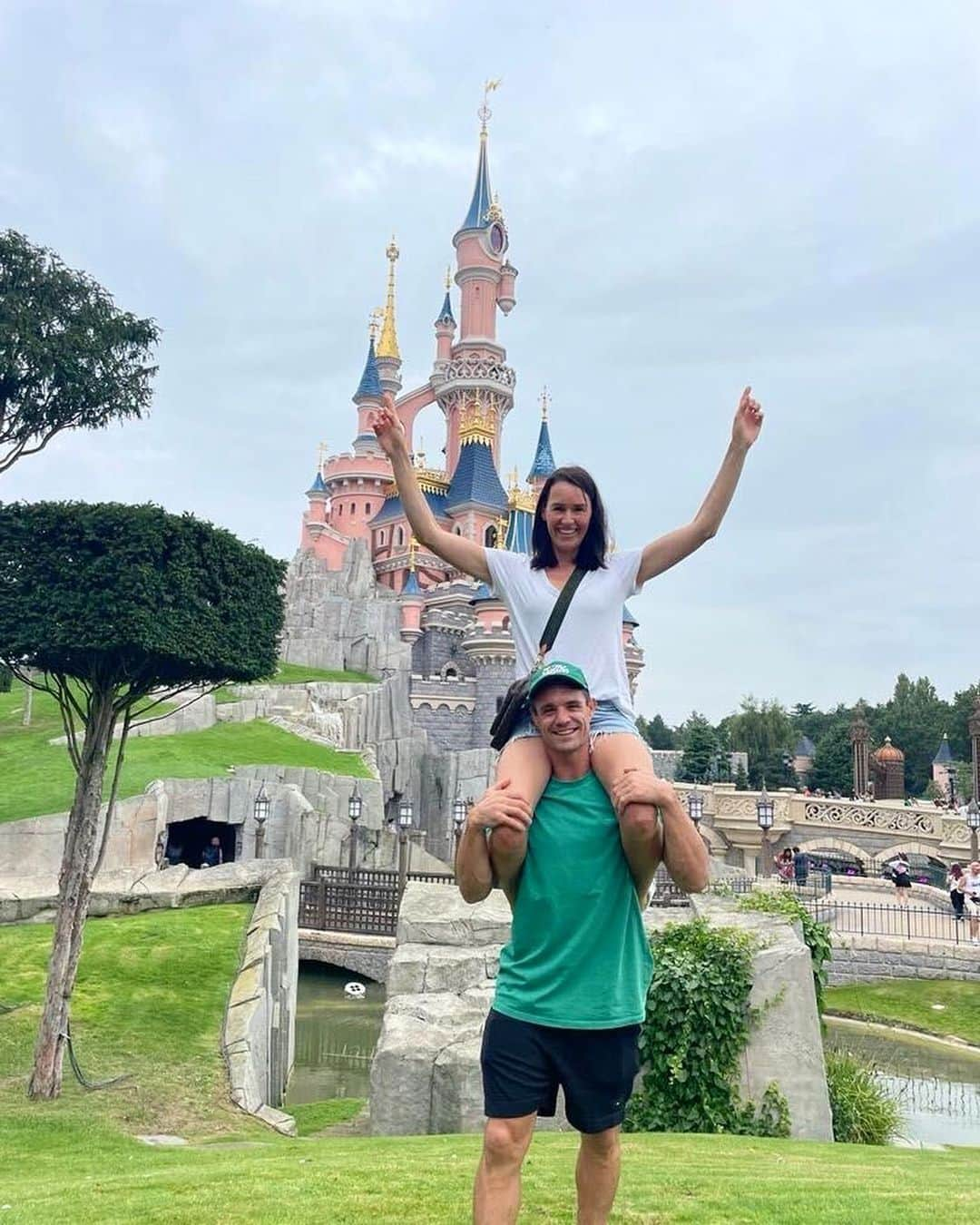 ダニエル・カーターさんのインスタグラム写真 - (ダニエル・カーターInstagram)「An amazing day at @disneylandparis with @honorcarter and the boys」9月13日 14時01分 - dancarter_