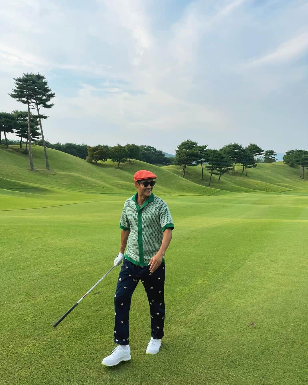 ペ・ジョンナムのインスタグラム：「아디다스골프 mc80 골프화👟인물 참조쿠먼~🥳🏌🏻‍♂️⛳️🌿🍃🩵🩷🤍 @adidasgolf #adidasgolf #mc80」