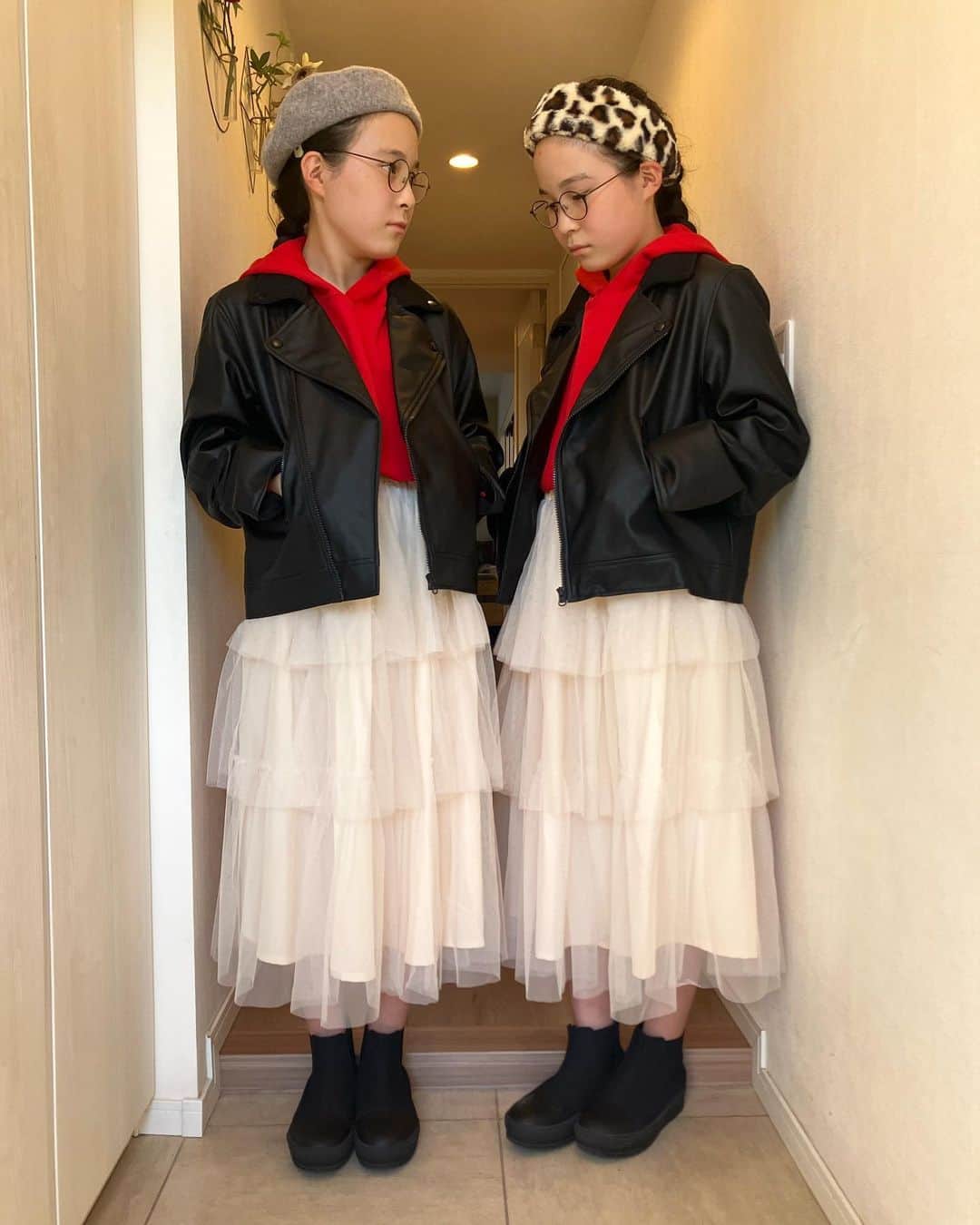 りんか & あんな（ツインガールズ）のインスタグラム：「可愛いとカッコ良いをmix❤️」