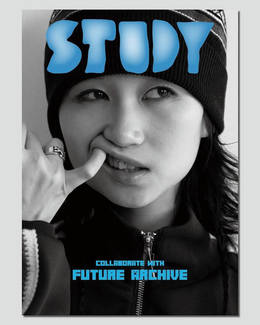 BEAMS MENさんのインスタグラム写真 - (BEAMS MENInstagram)「… 『STUDY Collaborate with FUTURE ARCHIVE』 9.15（fri）Release  〈FUTURE ARCHIVE〉が、インディペンデント雑誌『STUDY』とコラボで制作した限定雑誌をリリースします。〈RANDY〉と〈JIAN YE〉へのインタビューの他、ファッションシューティング、〈FUTURE ARCHIVE〉主催イベントのパーティーフォト、写真家の川谷光平による店舗イメージなどを収録しました。表紙では、モデルからフォトグラファーへ転身した星陽太がミュージシャン・DJのkirinを撮り下ろしています。 なお今回は、その『STUDY Collaborate with FUTURE ARCHIVE』に、音楽イベントやパーティーに訪れた人たちのスタイルを記録したスナップZINE『STUDY Documentary ‘MODERN LOVERS’』、そして俳優の伊藤万理華がモデルとして登場するファッションZINE『STUDY Fashion ‘LITTLE FLAME’』の2冊を加えた合本形式でのリリースとなります。 雑誌は9月15日（金）から先行で「ビームス 原宿 アネックス」に並び、16日（土）からは『STUDY』の公式オンラインでも販売を開始。『STUDY』にとっても初の外部コラボレーションとなる一冊です。 15日（金）の18時より発売を記念してレセプションパーティーを行います。是非お越しください。  Reception Party 9.15（fri） 18:00～21:00  @magazinestudy @kirinismyrealname @peter_gunn_sho @yotahoshi @toyamaaaaa @futurearchive_beams @beams_harajuku @beams_mens_casual #magazinestudy #futurearchive #antivintage」9月13日 14時27分 - beams_mens_casual