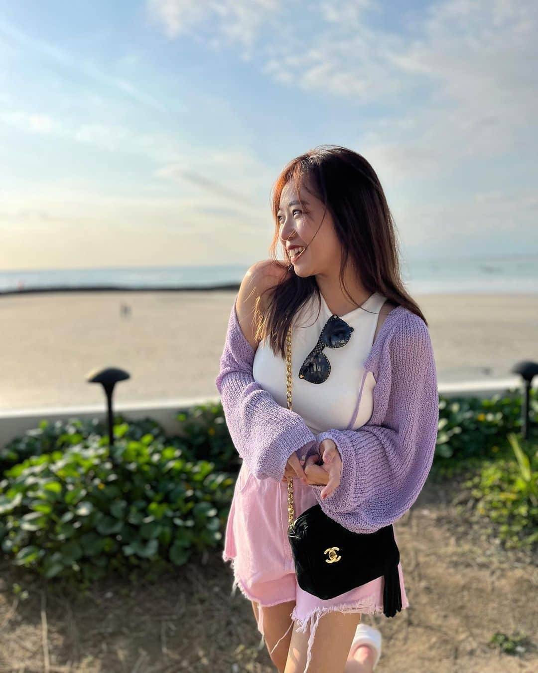 鄭茵聲さんのインスタグラム写真 - (鄭茵聲Instagram)「#峇里島 的 #ootd 隨便拍 都漂亮  不愧是陽光沙灘比⋯先這樣」9月13日 14時37分 - ferrtsss