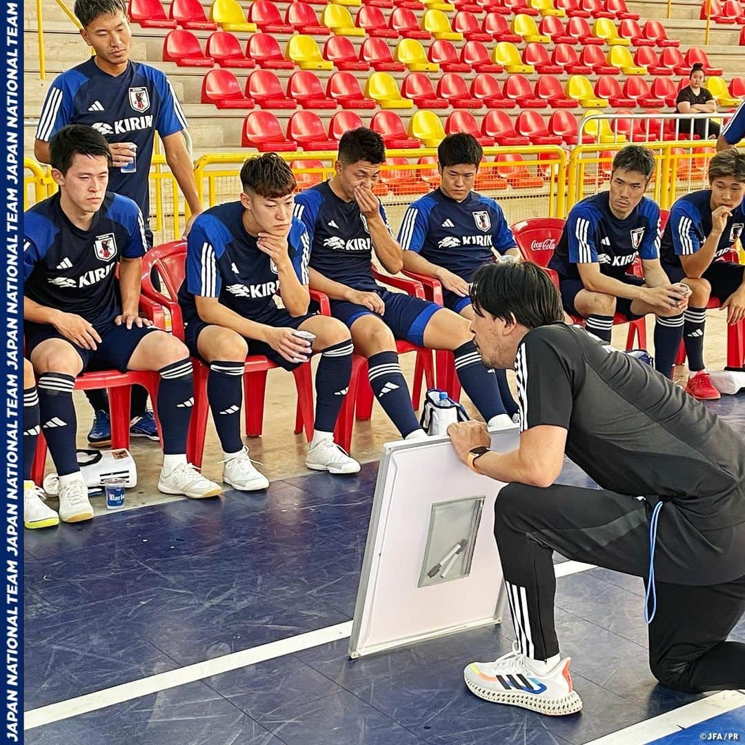 日本サッカー協会さんのインスタグラム写真 - (日本サッカー協会Instagram)「. 🔹#フットサル日本代表🔹  4月のモロッコ遠征以来となるブラジル遠征が開始⚽️🤝 サンパウロ州ソロカーバで開催される『Futsal Nations Cup』に参加するため、30時間の移動を経て9.11(月)に現地へ到着✈️ 空港ではサンパウロ総領事館の皆様と現地の方々の温かい歓迎を受けました🤝  フットサルブラジルリーグの強豪であるマグナスフットサルクラブのホームアリーナで開催される今回の親善大会🏆 日本時間の9.14(木)にフットサルブラジル代表との初戦を迎えます⚔️  🏆Futsal Nations Cup 🗓9.14(木) ⌚️8:30(🇯🇵) 🆚ブラジル🇧🇷  詳しい試合情報はプロフィールのJFA公式サイト『JFA.jp』から✍  #夢への勇気を #jfa #daihyo  #フットサル #Futsal #⚽」9月13日 15時04分 - japanfootballassociation
