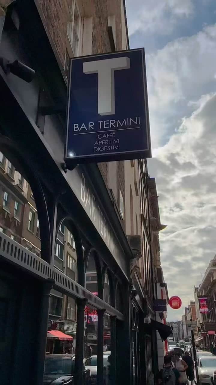 ブライアン・サフィのインスタグラム：「48 hours til showtime. The clock starts now. 15 Sept @ 9:30 pm Kings Place 🎟️: askronnalive.com」