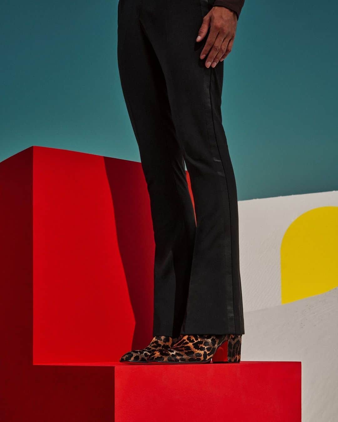 クリスチャンルブタンのインスタグラム：「Change your spots and dare to be bold with the leopard print Rosalio boot.  Photo by @SofiaandMauro #ChristianLouboutin」