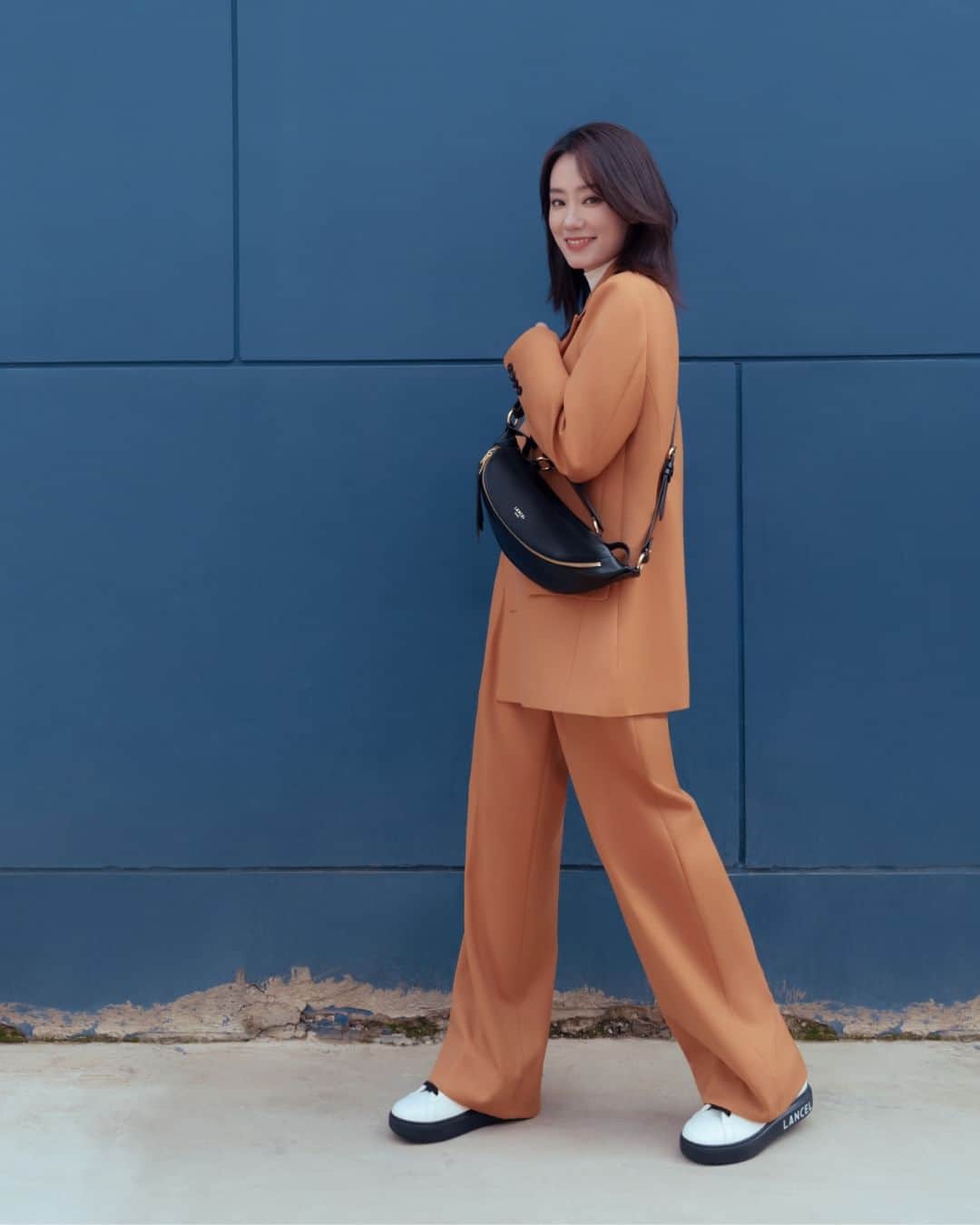 ランセルのインスタグラム：「Zhang Xiaofei wearing Origami   Origami – Smooth leather – Black   #LancelParis #FW23 #OrigamibyLancel #LancelTwist」