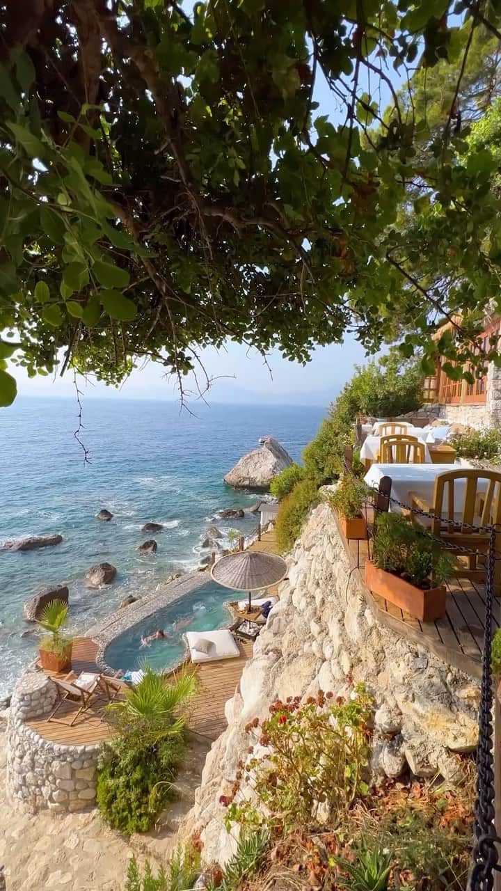 BEAUTIFUL HOTELSのインスタグラム：「@feyzi_sipahi dives into a Turkish paradise at Nautical Hotel! 🇹🇷 Guests will be captivated by this gorgeous oceanfront swimming pool, offering azure sea views during the day and a riot of mesmerizing sunset colors in the evening! 🌅   📽 @feyzi_sipahi 📍 @nauticalhotel, Fethiye, Turkey 🎶 Jack Jezzro - ‘O sole mio」