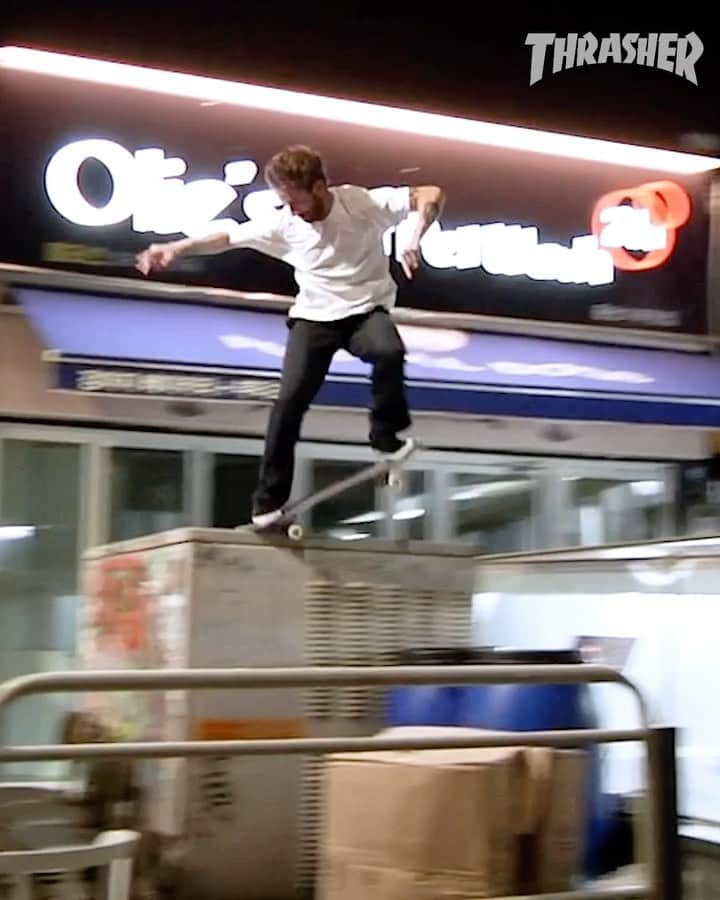 スラッシャーのインスタグラム：「🫡 @louiebarletta & the @jacuzziunlimited squad in ‘MONNIE’ 📼 Now playing on our YouTube channel 📺 🎬 @19thavenue」