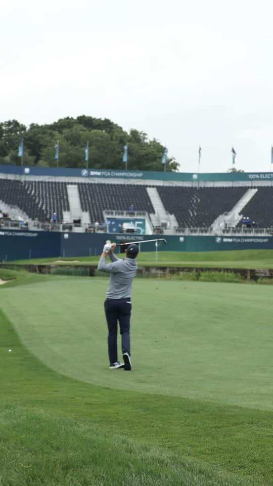 ジャスティン・ローズのインスタグラム：「Final Prep day for @bmwpga with Jimmy, Stuart and AP.   Great having Fooch back on the bag full time after four years break!!!   Excited for the future. #Team🌹」