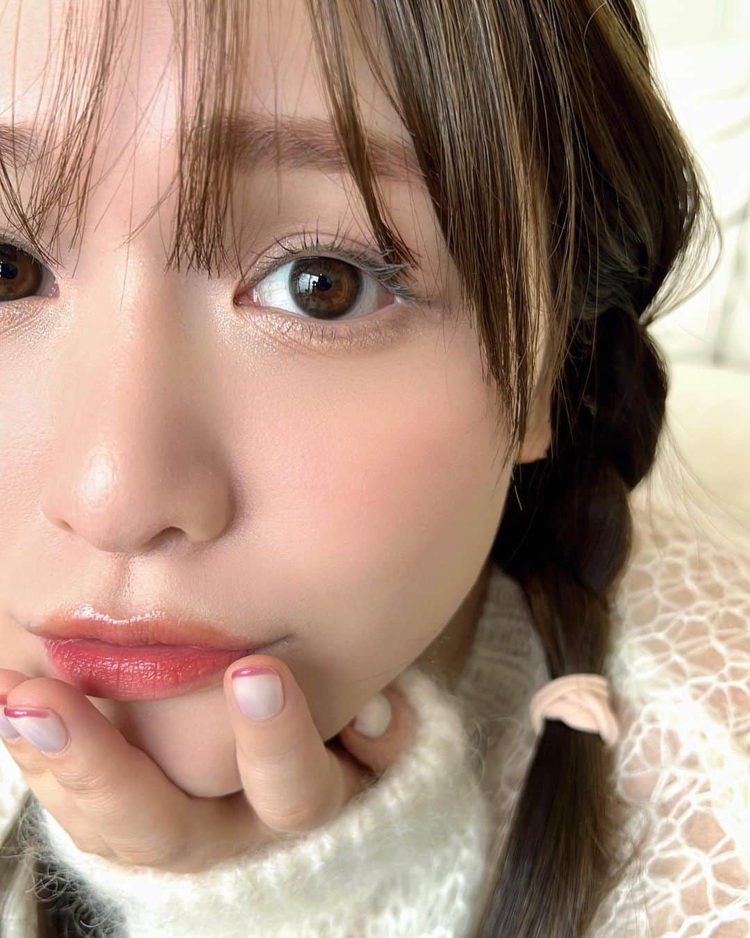 菅本裕子さんのインスタグラム写真 - (菅本裕子Instagram)「今日のメイクテーマは【うぶ】でした🍼 ⁡ ぴゅあぴゅあなメイク！ 動画撮ったよ！公開をお楽しみに😉 ⁡ カラコンとリップだけ！ 先に紹介🫶タグつけといた！ ベイビーブラウンです❤︎ ⁡ 今日のメイクや、ヘアや、全てが完璧に【うぶ】だったから気持ちがうぶな子になって、楽しかったな🤣毎日違う自分を楽しんでるようにメイクしてるんだよね！ ⁡ あしたはどんなゆうこすになろうかな〜❤︎ ⁡ #うぶメイク #ゆうこすモテちゃんねる #あざとメイク #ピンクメイク」9月14日 1時18分 - yukos0520