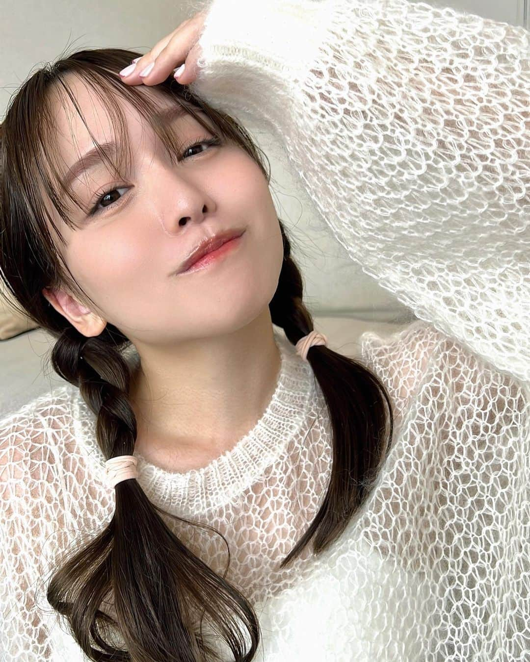 菅本裕子さんのインスタグラム写真 - (菅本裕子Instagram)「今日のメイクテーマは【うぶ】でした🍼 ⁡ ぴゅあぴゅあなメイク！ 動画撮ったよ！公開をお楽しみに😉 ⁡ カラコンとリップだけ！ 先に紹介🫶タグつけといた！ ベイビーブラウンです❤︎ ⁡ 今日のメイクや、ヘアや、全てが完璧に【うぶ】だったから気持ちがうぶな子になって、楽しかったな🤣毎日違う自分を楽しんでるようにメイクしてるんだよね！ ⁡ あしたはどんなゆうこすになろうかな〜❤︎ ⁡ #うぶメイク #ゆうこすモテちゃんねる #あざとメイク #ピンクメイク」9月14日 1時18分 - yukos0520