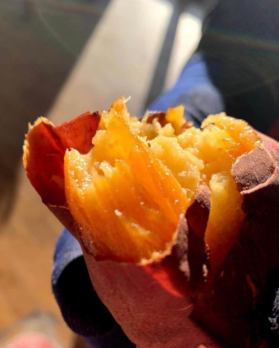 橘寿梨愛さんのインスタグラム写真 - (橘寿梨愛Instagram)「9/8は東京インターナショナルギフトショーで広島県江田島産の商品をご紹介しました！ てくてくさんの壺焼き芋や @tekteksatsumaimo  江田島の海鮮を瞬間冷凍した刺身用生だこや鯛の煮付け 牡蠣のオイル漬け、牡蠣カレー、牡蠣すきなど、美味しいものたくさんでした😋 江田島の豊かな自然や綺麗で静かな海見たいなぁ、美味しい海鮮食べたいなぁ(((o(*ﾟ▽ﾟ*)o)))♡」9月14日 1時23分 - julia_fancybaby