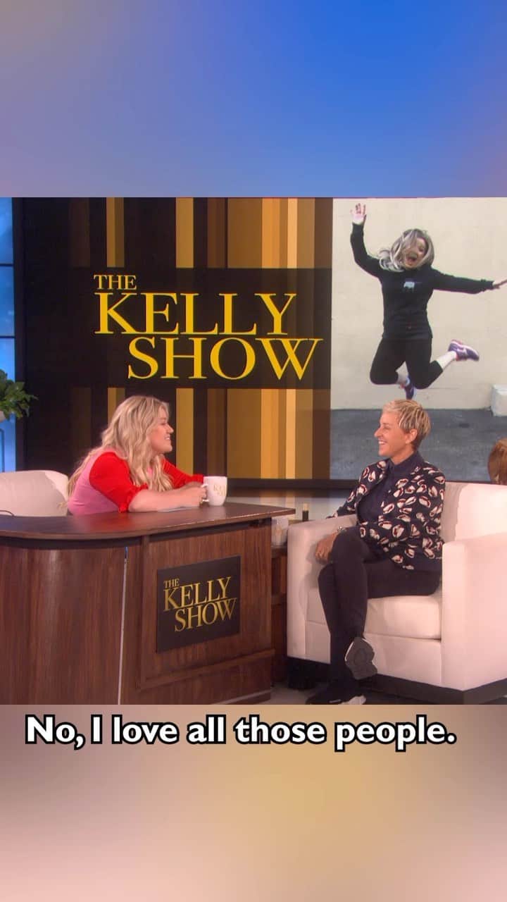 エレン・デジェネレスのインスタグラム：「I knew @KellyClarkson would be an amazing talk show host and here’s proof from 2018.」
