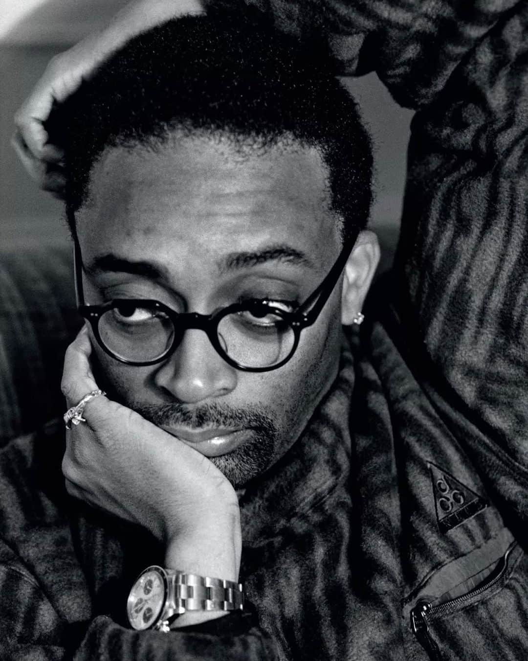 オリバーピープルズのインスタグラム：「#SpikeLee wears OP-L in a portrait captured by Jane Brown, 1994.」