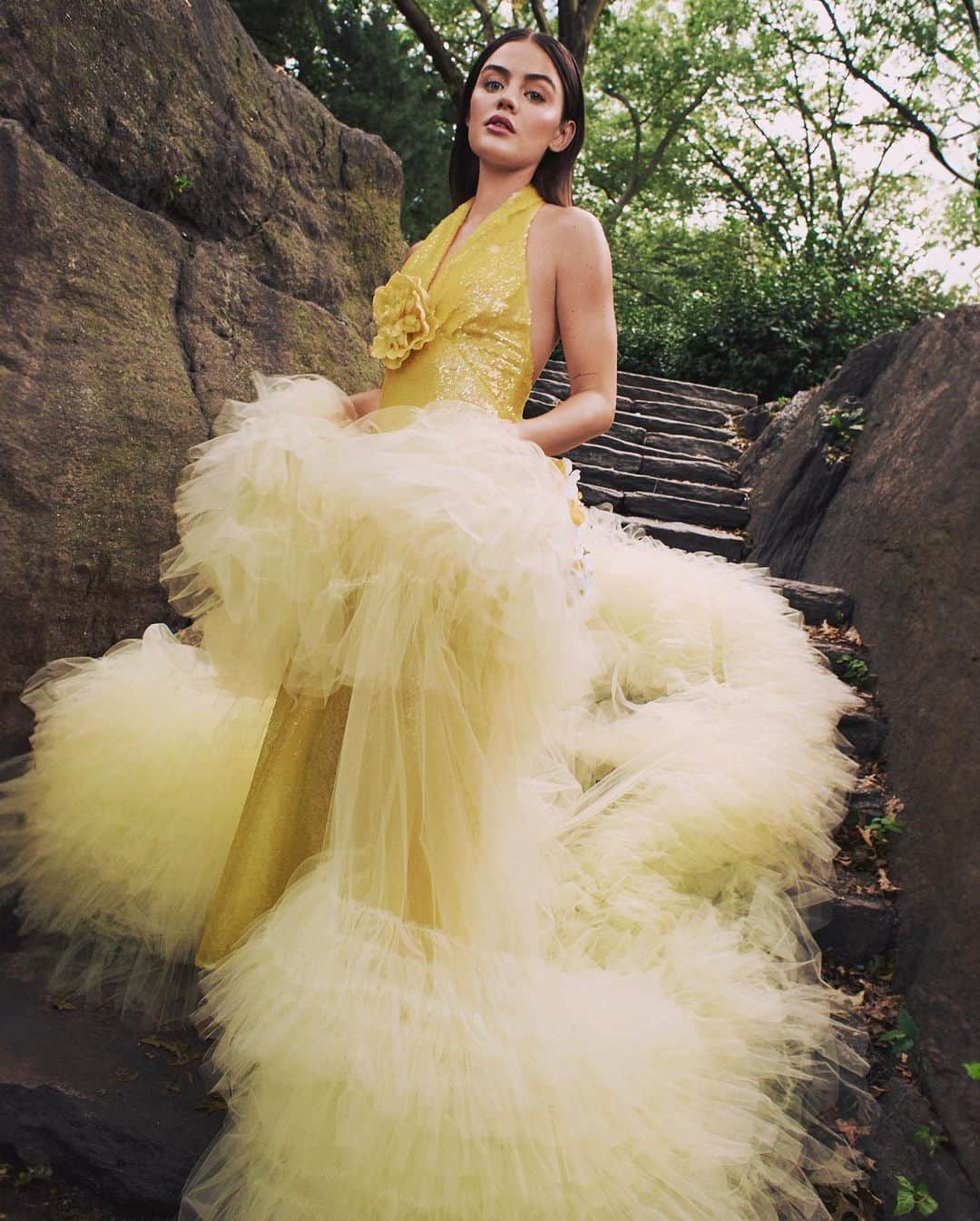 ルーシー・ヘイルのインスタグラム：「Rodarte’s Spring / Summer 2024 @nyfw Portrait Series Shot on location in NYC in Central Park a manifestation come true ✨   Designed by @kateandlauramulleavy Photography by @toddccole Styled by: @ashleyfurnival Hair by: @benskervin Makeup by:  @u.z.o for @narsissist Manicures by: @MTMorganTaylor Production by: @blondprodn Executive Production by: @nicoleprokes  Post Production: @phtsdr」