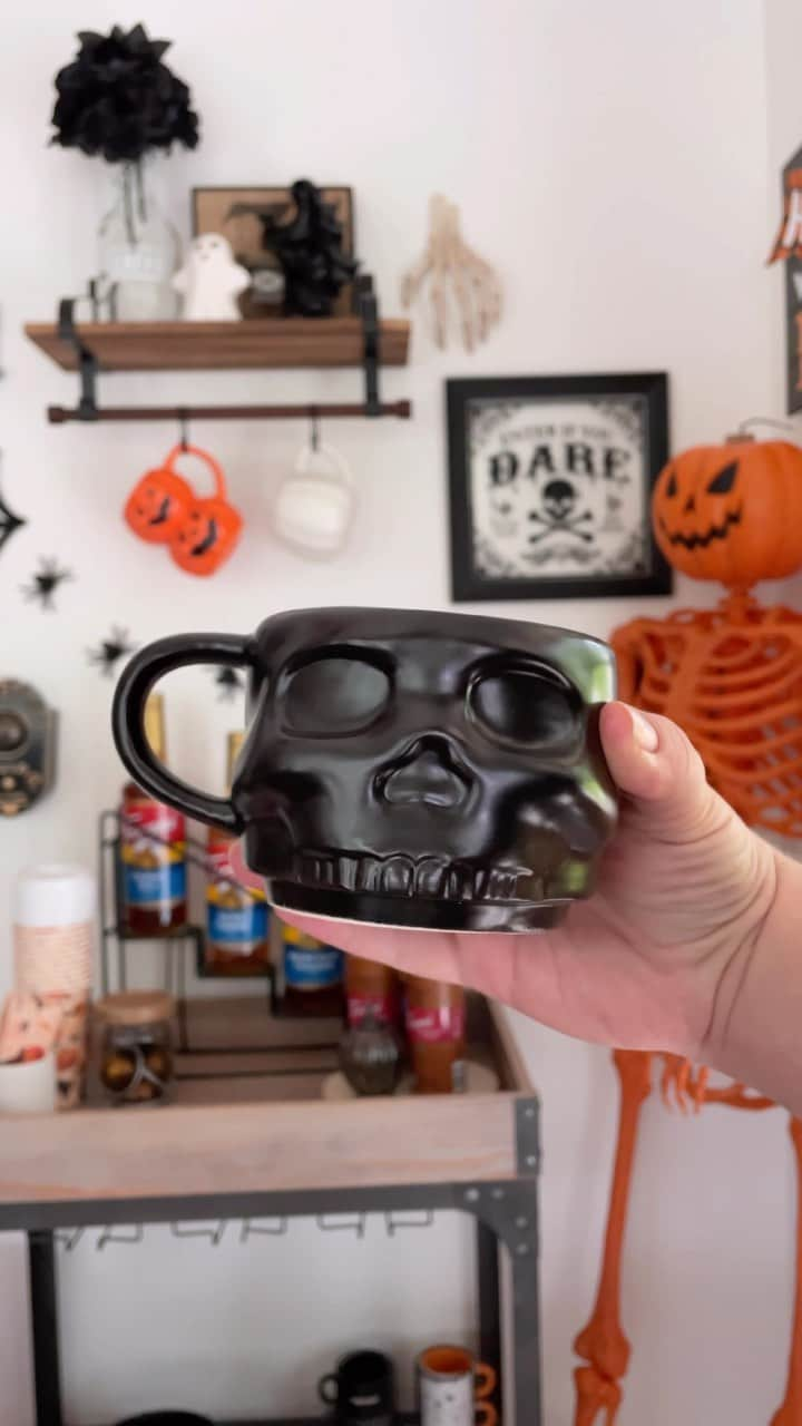 Wal-Mart Stores, Incのインスタグラム：「Plain mugs? Not here. Time to break out the spooky coffee cups for the first time this szn! 👻 @oatmylkmama #Halloween #FallDecor #PumpkinSpice」