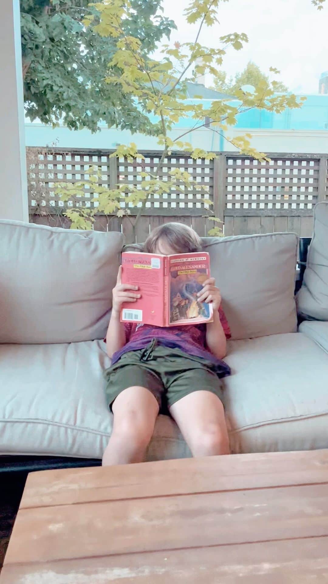 バネッサ・レイのインスタグラム：「🎥: (my nephew) Theo Don’t worry, he has a SAG waiver. No crossing of the picket lines.」